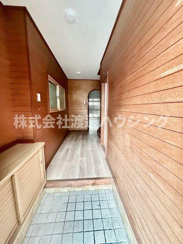 立花町３丁目一戸建の玄関