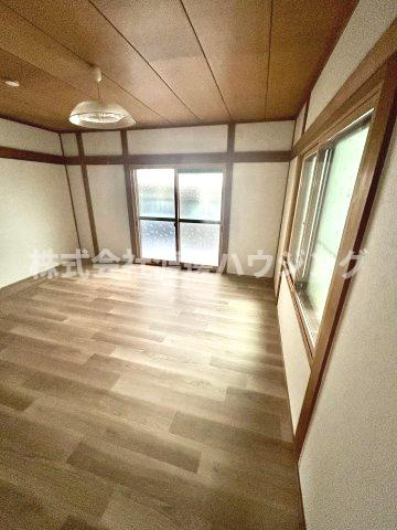 立花町３丁目一戸建の洋室