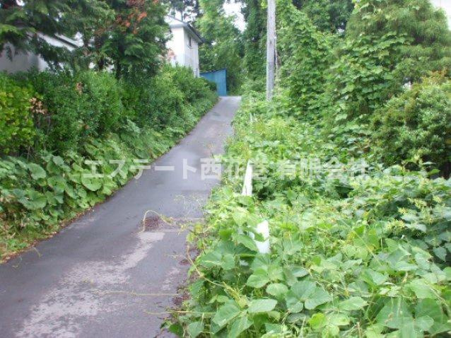 若葉町　菅原貸家の展望|少々狭い道路に面しています