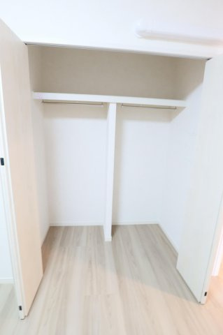 【収納】 | コアマンション桜坂プレジオ弐番館 | 各部屋にはクローゼットを完備しています！収納が多いお家はすっきりして快適空間です