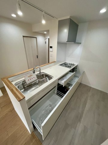 東急ドエル平岸台ビレジ2号棟のキッチン|キッチン収納も充実です◎