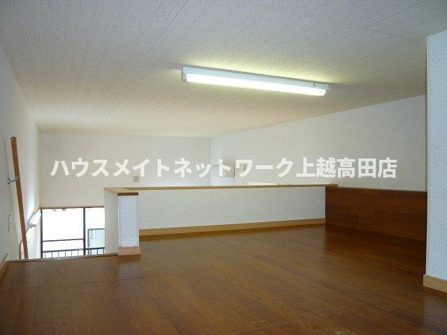 オレンジヒルズＪ２のその他|ロフト（同室タイプ２０５号室の画像を掲載）