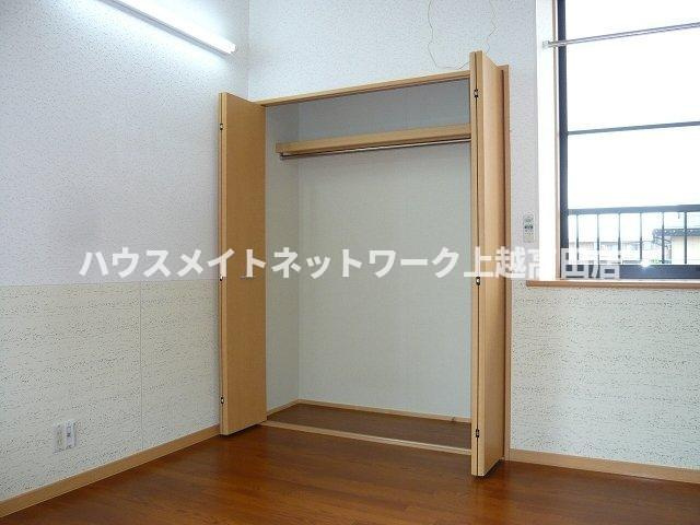 オレンジヒルズＪ２の収納|クローゼット（同室タイプ２０５号室の画像を掲載）