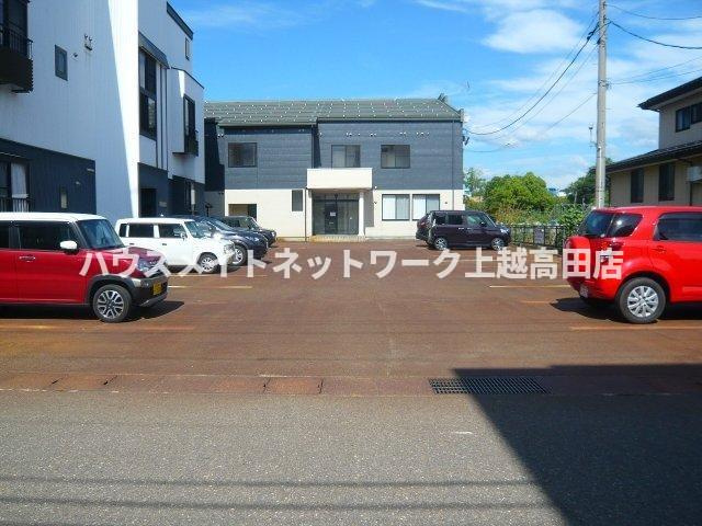 オレンジヒルズＪ２の駐車場|駐車場