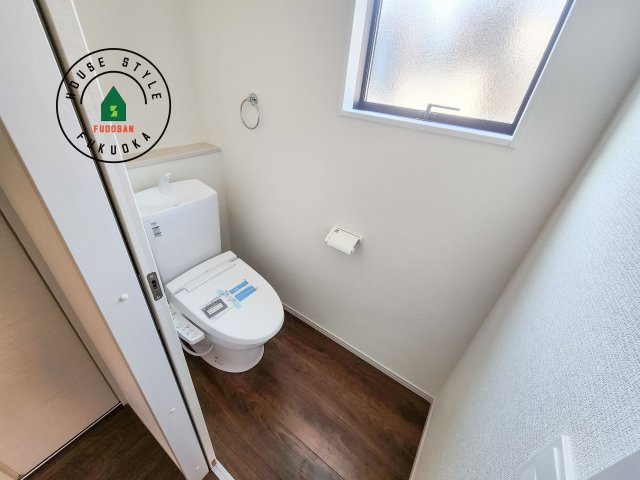 大野城市南ヶ丘6丁目第4-1棟（1号棟）の内観：施工例|温水洗浄便座を完備しております。2ヶ所にトイレがあるのは朝の慌ただしい時間も安心です。