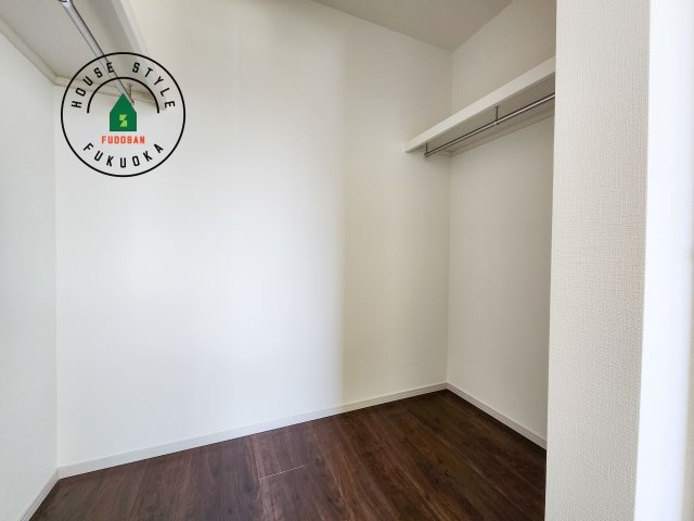 大野城市南ヶ丘6丁目第4-1棟（1号棟）の内観：施工例|洋服や大きな荷物が多い方や人数の多いご家族などは、一般的なクローゼットよりもウォークインクローゼットのほうが使い勝手が良いです。