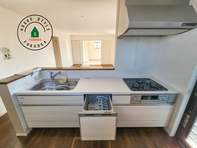 大野城市南ヶ丘6丁目第4-1棟（1号棟）の内観：施工例|キッチン。グリル・食器洗い乾燥機・浄水器も完備。