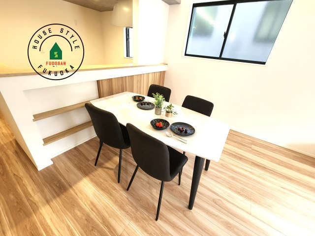 福岡市早良区重留2丁目第2-2棟(1号棟)の内観：施工例|キッチンから立ち込める香りが今日の料理を期待させます。