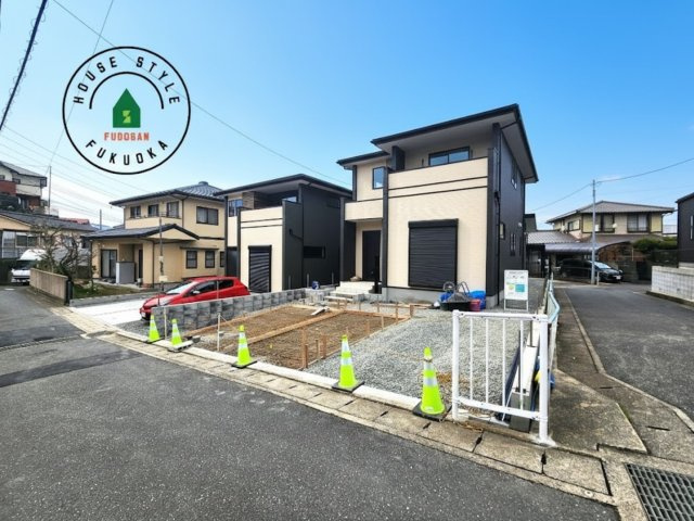 福岡市早良区重留2丁目第2-2棟(1号棟)の前面道路含む現地写真|見学の時間などお気軽にお問い合わせ下さい。