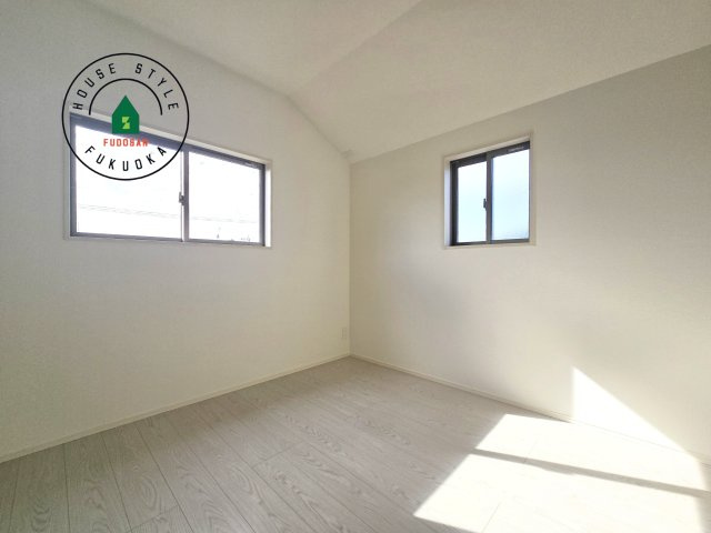 糸島市前原北2丁目第1-3棟（1号棟）の内観：施工例|落ち着いた色調の洋室です。