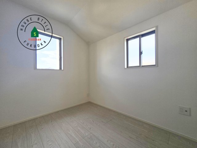 糸島市前原北2丁目第1-3棟（1号棟）の内観：施工例|柔らかい陽光が差し込む明るいお部屋を演出する設計。彩光の取れる窓が気持ちの良いお部屋を創り上げます。