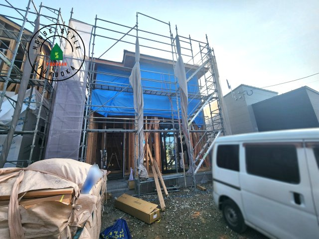 糸島市前原北2丁目第1-3棟（3号棟）の外観|前面道路は閑静な住宅地をはしる車通りの少ない道路。お車の出し入れが苦手なママや小さなお子様にも安心ですね。しっかり舗装もされているので、ベビーカーや自転車で通っても快適に通行できます。