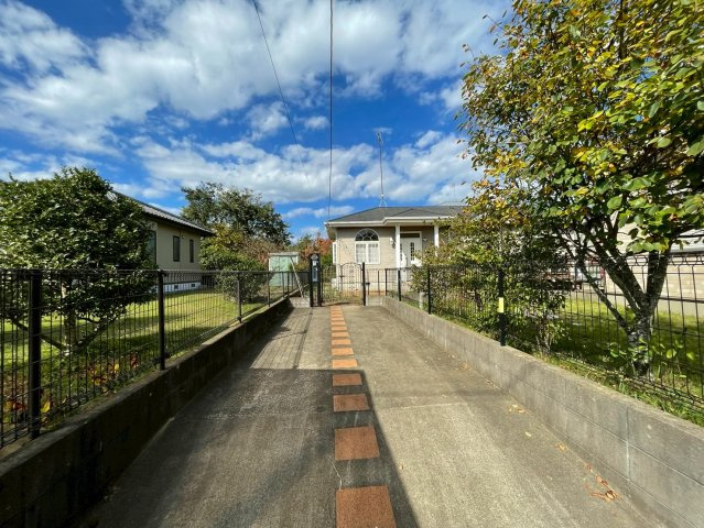 鹿嶋市大字荒井　中古戸建の駐車場