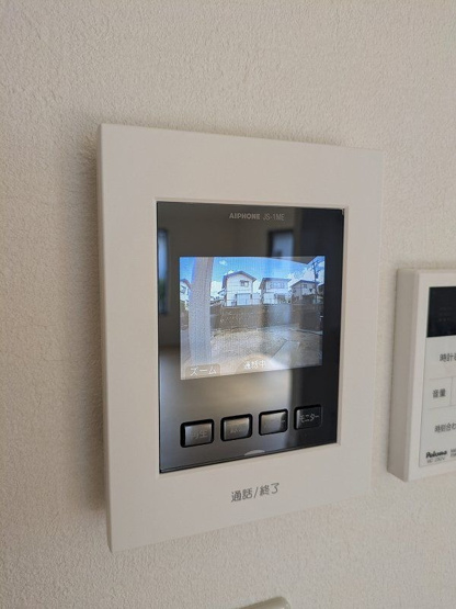 【防犯設備】 | 糟屋郡宇美町ゆりが丘５丁目　戸建て | TVモニタ付ドアホンで安心・安全にお過ごしいただけます