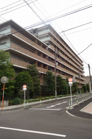 コムレジ赤羽 学生棟の外観