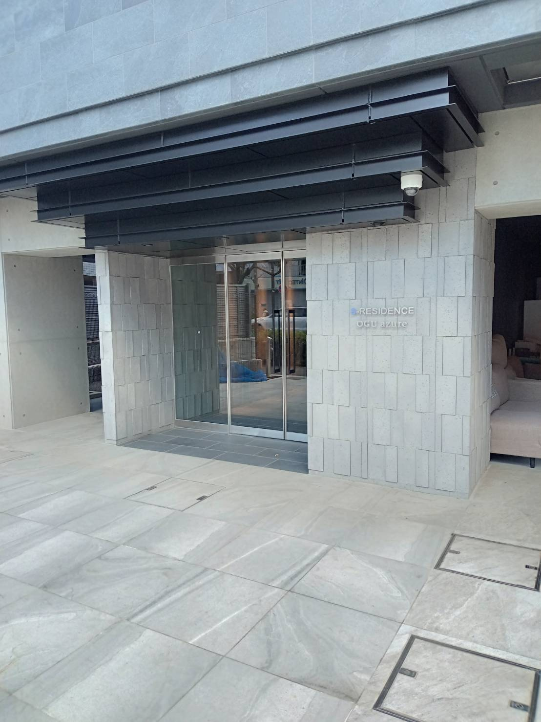 S-RESIDENCE尾久azureのエントランス