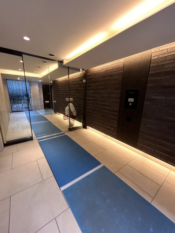 テラス駒込イーストのエントランス