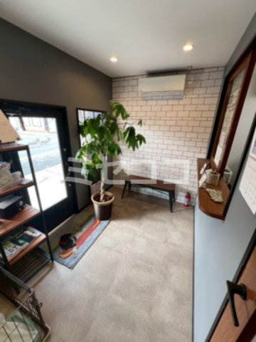 サニーハイツのエントランス|【サニーハイツ】建物の内部です