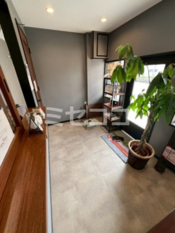 サニーハイツのエントランス|【サニーハイツ】ゆとりのあるエントランスです