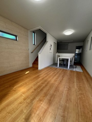 【居間・リビング】 | AiTOWN守山区桜坂全１棟【下志段味小　志段味中】 | LINEから簡単お問合せ可能！
友達検索で@nqk7328tです！。