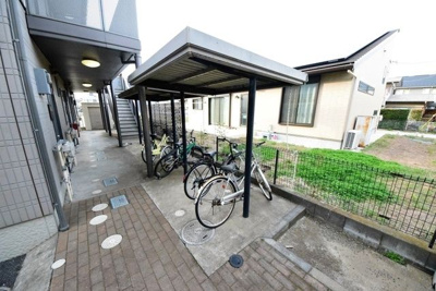 屋根付きの駐輪場