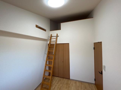 【寝室】 | エルブライト | 寝室