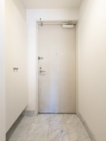 エムジー目黒駅前の玄関