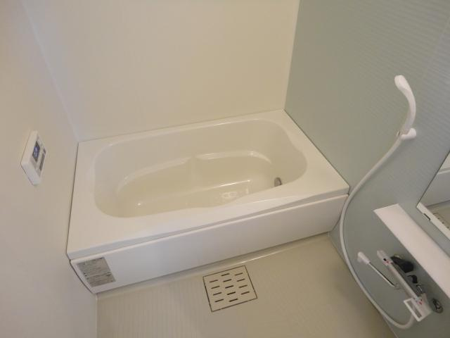 コーラルヴィラ出島Ａの浴室|バス