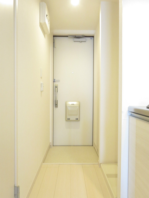 リブリ・ジェロ セヴォムの玄関