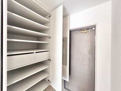 【収納】 | リベールシティ堺錦之町 | 収納力たっぶりのシューズクローゼットです!!