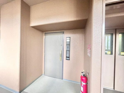 【その他共用部分】 | リベールシティ堺錦之町 | エレベーターすぐそば！重い荷物があっても安心ですね！