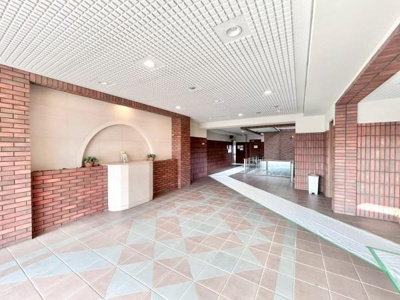 【エントランス】 | リベールシティ堺錦之町 | 綺麗なエントランス！毎日の生活にも彩りが増します！
