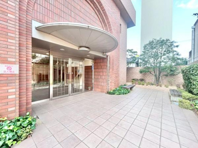 【エントランス】 | リベールシティ堺錦之町 | オートロック等セキュリティも充実！！管理人さんも待機しております♪