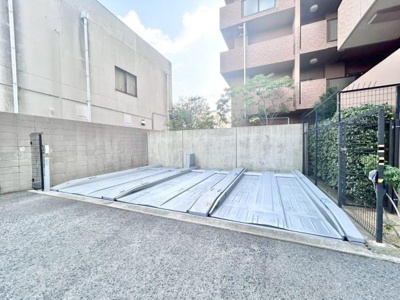 【駐車場】 | リベールシティ堺錦之町 | お車の出し入れも楽々ですね♪現地駐車場部分になります！
