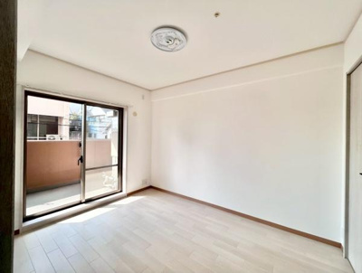 【洋室】 | リベールシティ堺錦之町 | 本を読んだり趣味の時間を楽しんだり家の中でひとり静かになれる空間