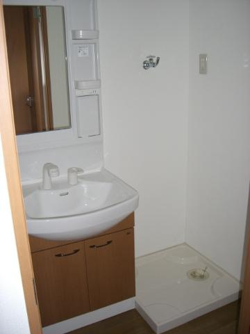 メゾン・ルミナスⅢの洗面所|洗面