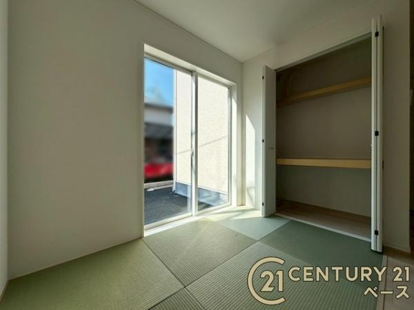 クレイドルガーデン満願寺町 ／新築一戸建の和室|■現地撮影写真■ほっこり落ち着けるタタミコーナー！客間としてもご利用いただけます！