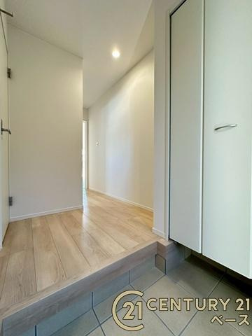 クレイドルガーデン満願寺町 ／新築一戸建の内装|■現地撮影写真■こちらは玄関から見た廊下部分です！