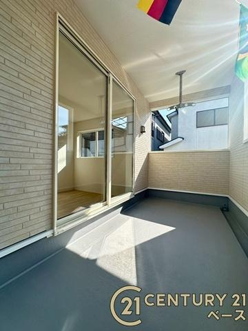 クレイドルガーデン満願寺町 ／新築一戸建のバルコニー|■現地撮影写真■インナーバルコニーで急な雨でも安心です！
