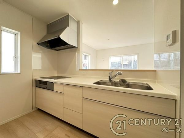 クレイドルガーデン満願寺町 ／新築一戸建のキッチン|■現地撮影写真■収納力と使いやすさを追求したシステムキッチンです！