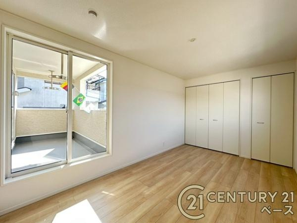 クレイドルガーデン満願寺町 ／新築一戸建の寝室|■現地撮影写真■開放感のある広々した主寝室！他に洋室が２部屋ございます！