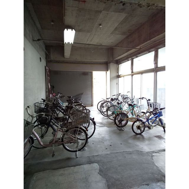 シャトーシャルマンのその他|駐輪場