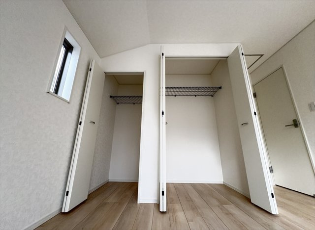 【収納】 | 朝霞市宮戸3丁目　新築一戸建住宅　全16棟　(志木本店) | 物を分けて収納でき、整理整頓しやすいダブル収納。