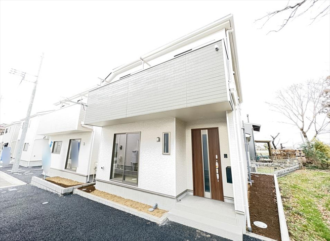 【外観】 | 朝霞市宮戸3丁目　新築一戸建住宅　全16棟　(志木本店) | 完成済みのためいつでも内覧可能です！
全16区画の大型開発分譲地につき住環境良好！