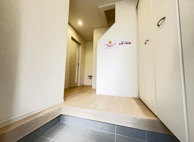 【玄関】 | 朝霞市宮戸3丁目　新築一戸建住宅　全16棟　(志木本店) | 大容量のシューズボックス完備