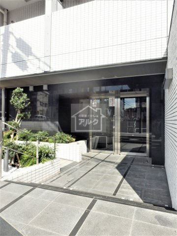 ステージグランデ平和台のエントランス