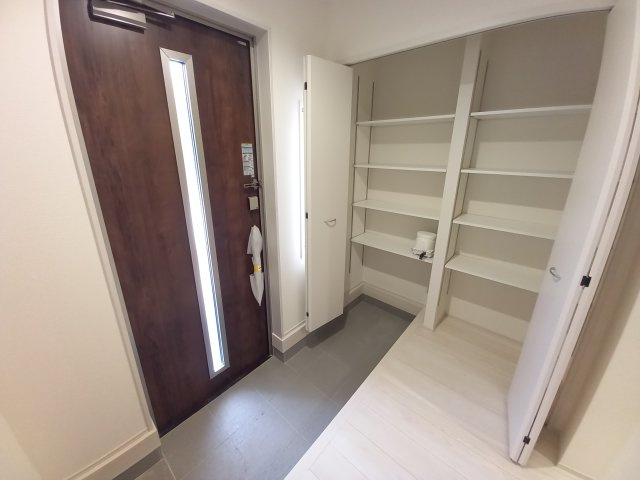 【いわき市常磐関船町1期／限定1棟】◆選べる豪華家電キャンペーン実施中♪◆ の玄関|◆玄関の写真です◆
広々玄関で人の出入りが楽！　シューズボックスは収納力たっぷりで、整理整頓も楽ちんですね。お洒落な玄関はお客様からも喜んでいただけそうです！！