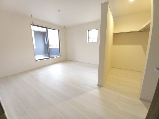 【いわき市常磐関船町1期／限定1棟】◆選べる豪華家電キャンペーン実施中♪◆ の洋室|◆居室の写真です◆　日当たり良好の居室は気持ちが良いですね。　家族構成によって色んなアレンジを加えられます♪それぞれにプライベートなスペースを持ち、子どもたちの成長も見守ることができますね。