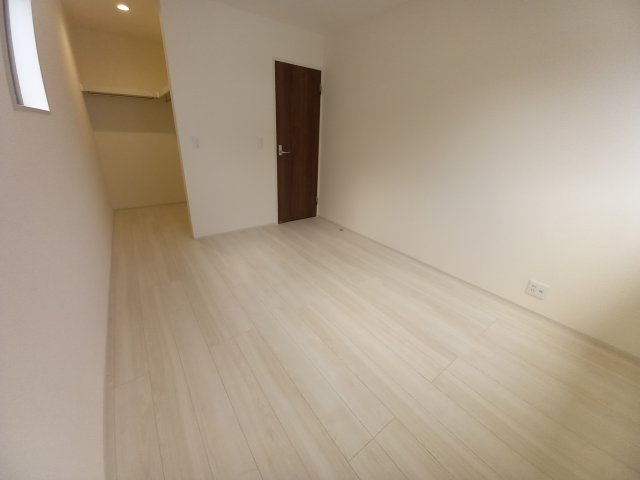 【いわき市常磐関船町1期／限定1棟】◆選べる豪華家電キャンペーン実施中♪◆ の洋室|◆居室の写真です◆　充分な広さの収納を備え、採光良好な洋室は、快適空間。プライベートの時間もゆったりお寛ぎ頂けそうです。

