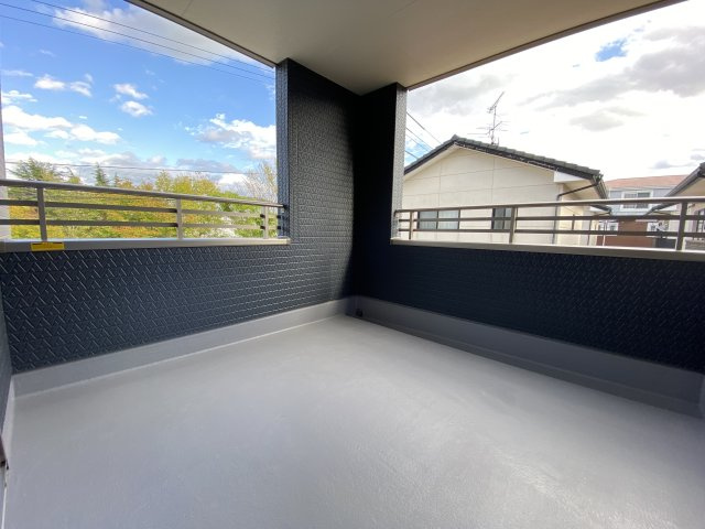 【いわき市常磐関船町1期／限定1棟】◆選べる豪華家電キャンペーン実施中♪◆ のバルコニー|◆バルコニーの写真です◆　明るく風通しの良い空間です。バルコニーには二部屋から出入りできます♪　たくさん干せてよく乾き、いつもふかふかの洗濯物！心地よい日差しやさわやかな風を感じることができます。

